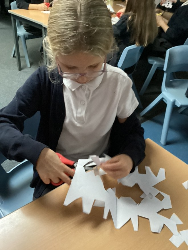 FountainPSLeeds's tweet photo. For Wow Day , Estuaries classroom had a visit from the Grinch. The children were shocked to find their classroom destroyed. After retrieving the stolen decorations from the Grinch, Estuaries made some of their own and Christmas cards for their friends. #learningattheheart https://t.co/k4bci45Ya5