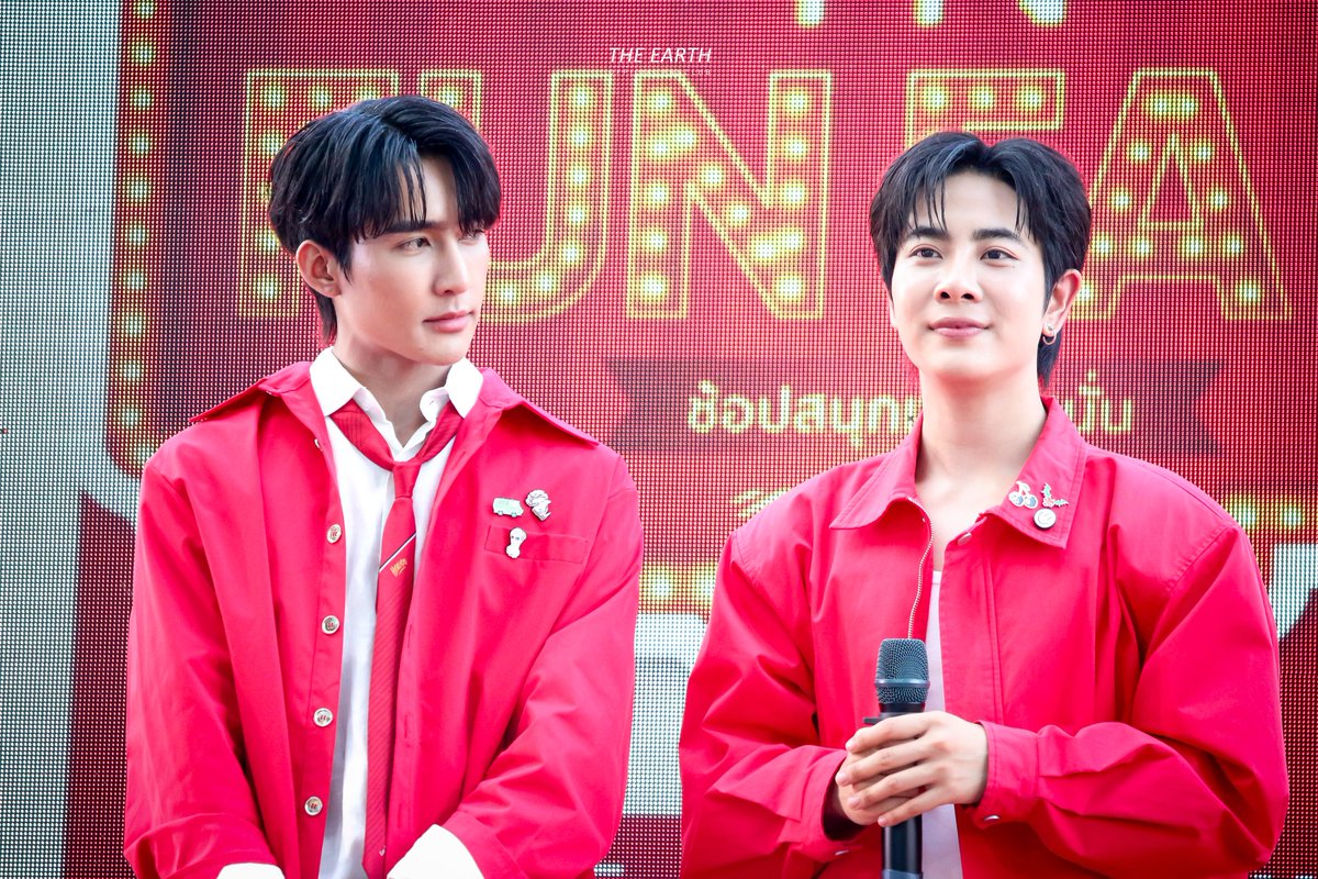 EarthOfficialFC's tweet photo. สำหรับวันนี้ขอขอบคุณ FN OUTLET @FNOutletTH ที่ให้เกียรติ "เอิร์ท-มิกซ์" มาร่วมในงานมหกรรมท้ายปี ⁣"FN Fun Fair X EarthMix" และแนะนำสินค้าราคาดีให้แฟนคลับได้ช้อปและร่วมกิจกรรมนะคะ🙇🏻‍♀️

[20241205] - FN x EARTHMIX 

@Earth_Pirapat #EarthPirapat 
#FNFunFairxEarthMix https://t.co/Erm7gtjufZ