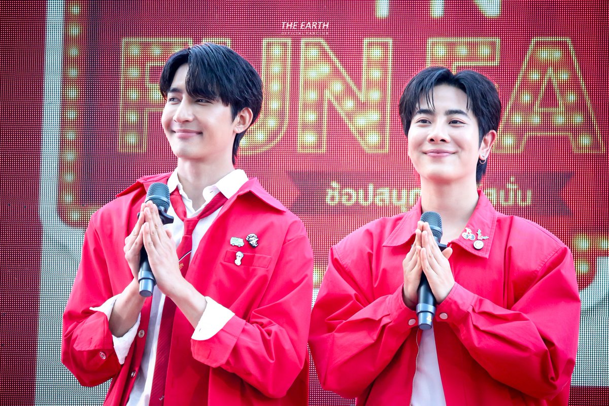 EarthOfficialFC's tweet photo. สำหรับวันนี้ขอขอบคุณ FN OUTLET @FNOutletTH ที่ให้เกียรติ "เอิร์ท-มิกซ์" มาร่วมในงานมหกรรมท้ายปี ⁣"FN Fun Fair X EarthMix" และแนะนำสินค้าราคาดีให้แฟนคลับได้ช้อปและร่วมกิจกรรมนะคะ🙇🏻‍♀️

[20241205] - FN x EARTHMIX 

@Earth_Pirapat #EarthPirapat 
#FNFunFairxEarthMix https://t.co/Erm7gtjufZ
