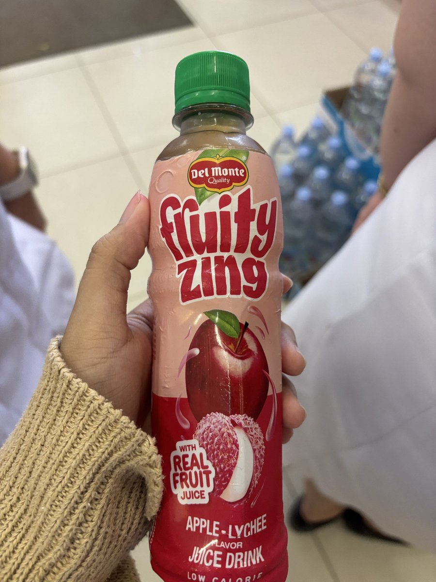 forevermyk41031's tweet photo. ackkk lami @kolettemadelo ๐ฅน๐ซถ๐ป
ill buy the lemon calamansi next! @jarrenglorious
#JarLette
#DelMoonlettes
#RefreshZING https://t.co/TzKhQk3qMs