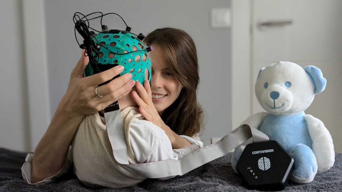Photon Cap plays a key role in a fascinating study led by Rocío Llamas-Ramos, who is studying electrical brain activity and hemodynamic changes in infants! 👼🍼 

One of these innovative projects is part of the #Pathfinder Program! Find out more here: cortivision.com/pathfinder/
