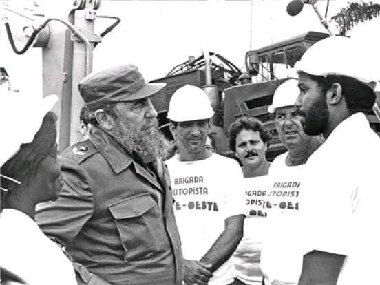 SuselyMorfaG's tweet photo. Muchas felicidades a los hombres y mujeres que forman parte del sector de la construcción en Cuba en su día 🏗️🔨👷🏻‍♀️
#CubaViveYTrabaja #CubaEsRevolucion https://t.co/s0G3RSI6rM