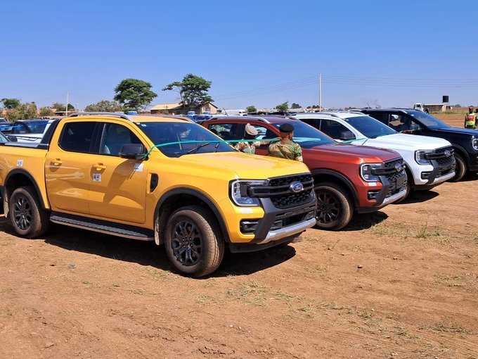 In South Africa🇿🇦 the military can be found with the oldest car models, while Ambulances get the latest cars. Because the Military is not a luxury group. While in Zimbabwe🇿🇼 the military has the best model cars but Hospitals don't even have water.  ZANU PF is evil.