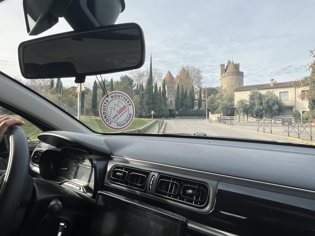 Yolaine Cabot tweet media