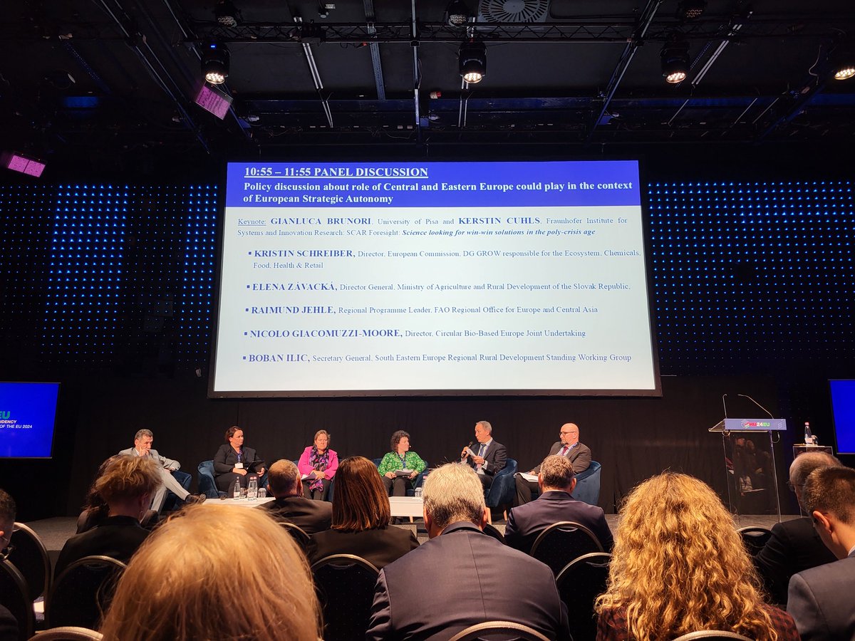 Liselotte De Vos tweet media