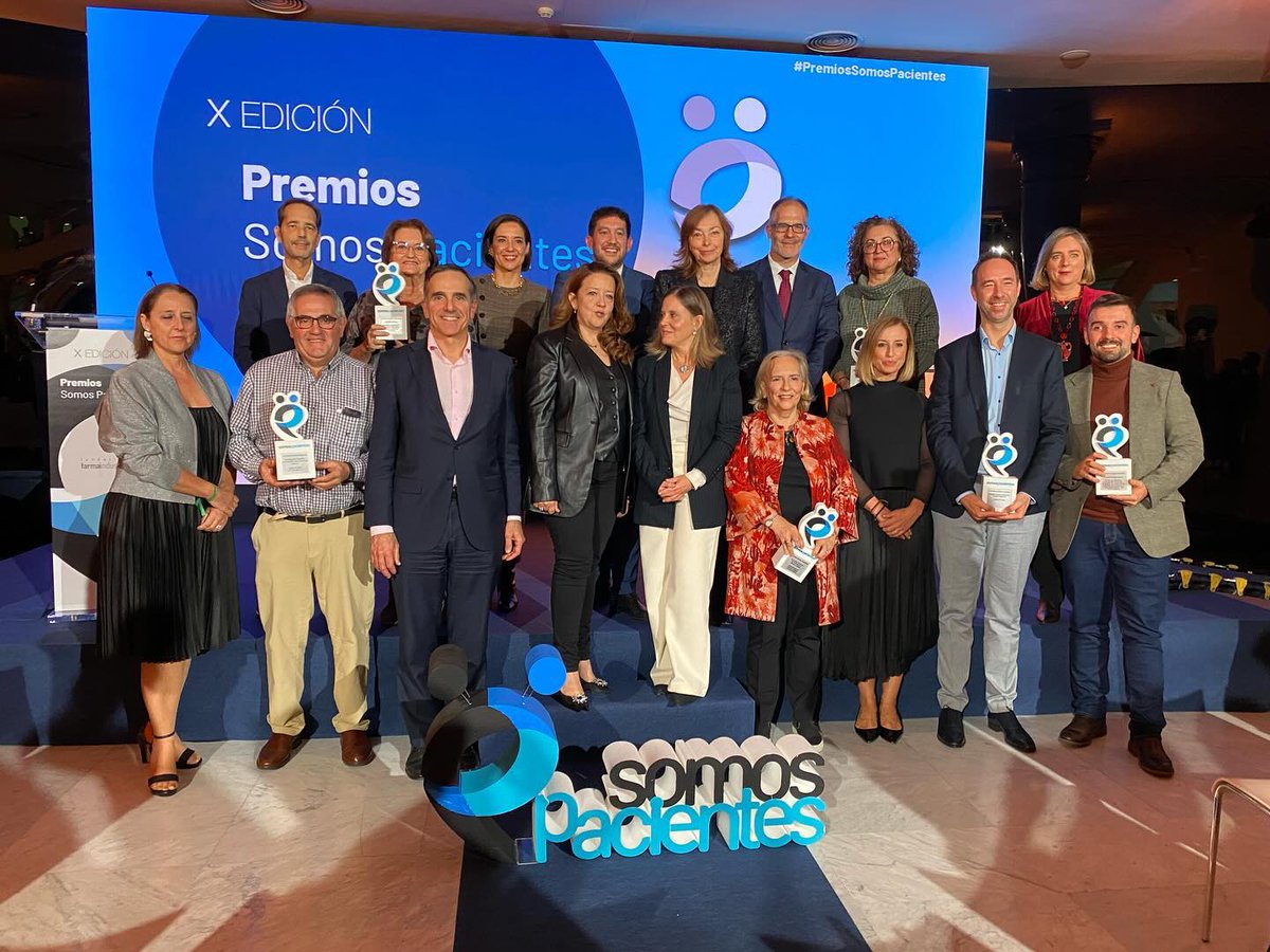FMiradasTEA's tweet photo. 🔵¡El programa bbMiradas recibe el Premio "Somos Pacientes"!
👉🏼El programa #bbMiradas ha sido reconocido en la categoría "Pacientes" de la X edición de los Premios "Somos Pacientes" @somos_pacientes @Farmaindustria
⬇️MÁS INFORMACIÓN
https://t.co/MMOz2s0pit https://t.co/iImovJpNOj