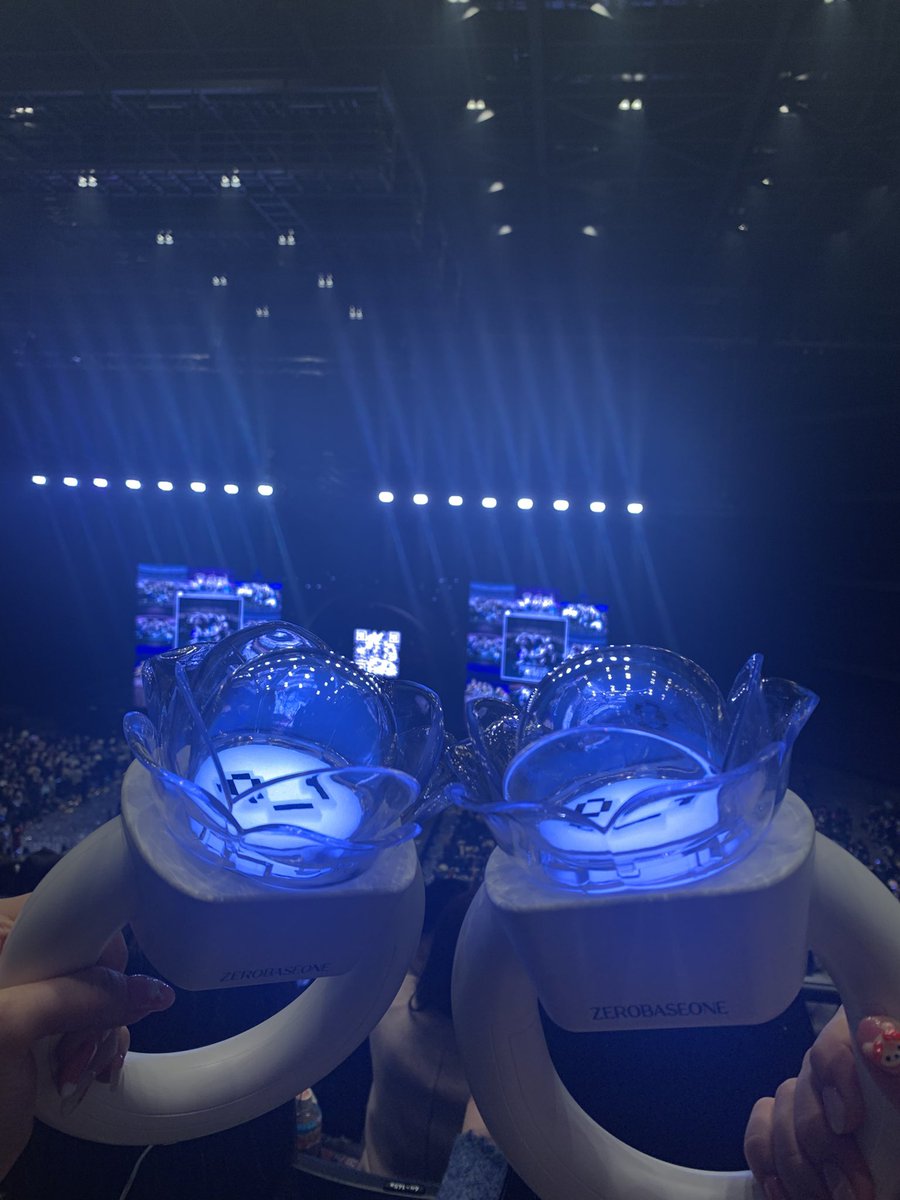 dkxkhb's tweet photo. 제로즈가 되,, https://t.co/rMobAHFS9q