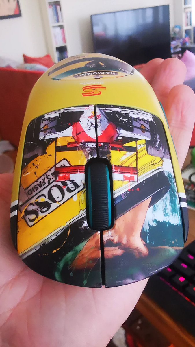 kursatzaman's tweet photo. Senna dizisini bitirmemle @matfixcustoms 'dan paketin gelmesi bir oldu.

Yorgun GPX1' im hizmetlerine yeni Huano Crystal White switchler ve yeni görünümüyle devam edecek. https://t.co/83O8keshBD
