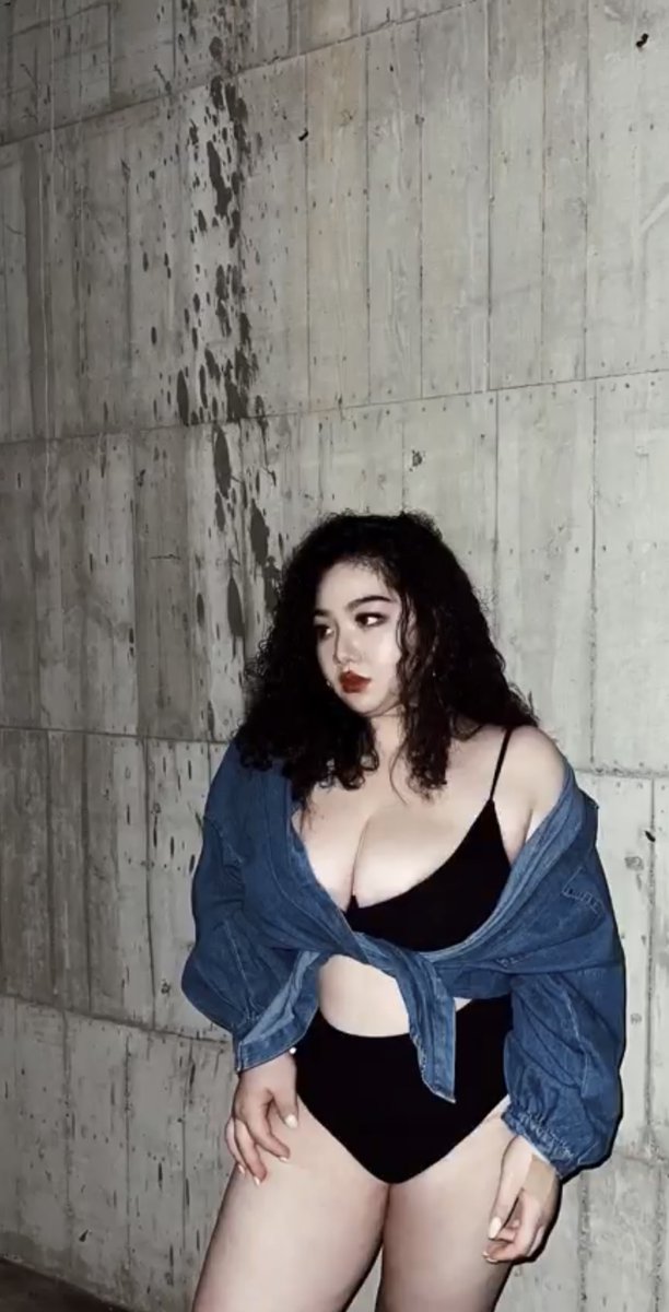 個性綿花糖

#chubby #bbw #肥妹 #curvy #肉肉 #綿花糖