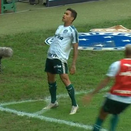 Estevão nunca jogou no profissional do Cruzeiro, fez um gol muito importante contra o Cruzeiro e não comemorou em respeito.
O Dudu jogou anos no profissional do Cruzeiro, fez o gol q “decretou” o rebaixamento e tava nem aí kkkkkkkkkk

E vcs balançando a bunda pro pereba do Dudu…