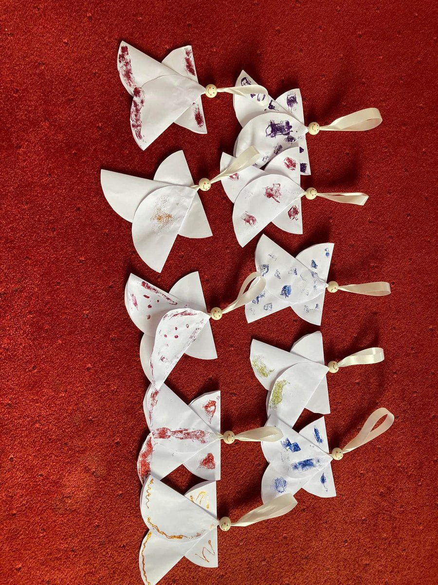 What great work by 2nd Cumnock Brownies! They have been busy making angels for their Christmas trees and a countdown to Christmas Santa! 
Well done Brownies! 👏🎄
We love seeing the festive crafts that units come up with over December! 🎅🏻
#Brownies #ChritsmasCrafts #Girlguiding