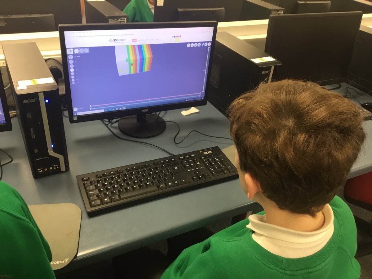 springfield_cps's tweet photo. In computing this morning Year 3 have been adding detail to their 3D houses. https://t.co/qAiQHg03Zk