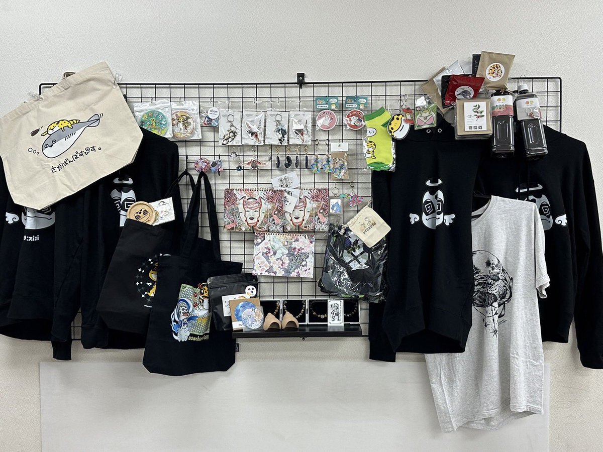 ナルビーレプタイルズ祭り🤣🤣🤣🤣

遅くなりましたが、東レプの戦利品を紹介します😆

<a href="/d0r0aruzi/">💜どろリo @イラストレーター💜</a> 
<a href="/coffee_yasan/">小林⚾️☕️🦎</a> 
<a href="/covascoffee/">杉本よしこ</a> 
<a href="/angel_145_2537/">˙˚ʚAngelɞ˚˙(京都JRS出店🪽)</a> 
<a href="/REONproducts/">礼恩【REON】</a> 
<a href="/xxx_nuuuun/">✕✕✕</a> 
<a href="/usachimus/">nachi@5/10アニマルEXPO‼︎</a> 
<a href="/MAL45834961/">はちまる(Kuu)🦎クリマ両日</a> 
<a href="/garada_k4r/">ガラダ堂 特殊陶芸家 巨四郎</a> 
@rabeen_shop 

どれも素晴らしい商品です♪
小物類は拡大して見て下さい🤣🤣
