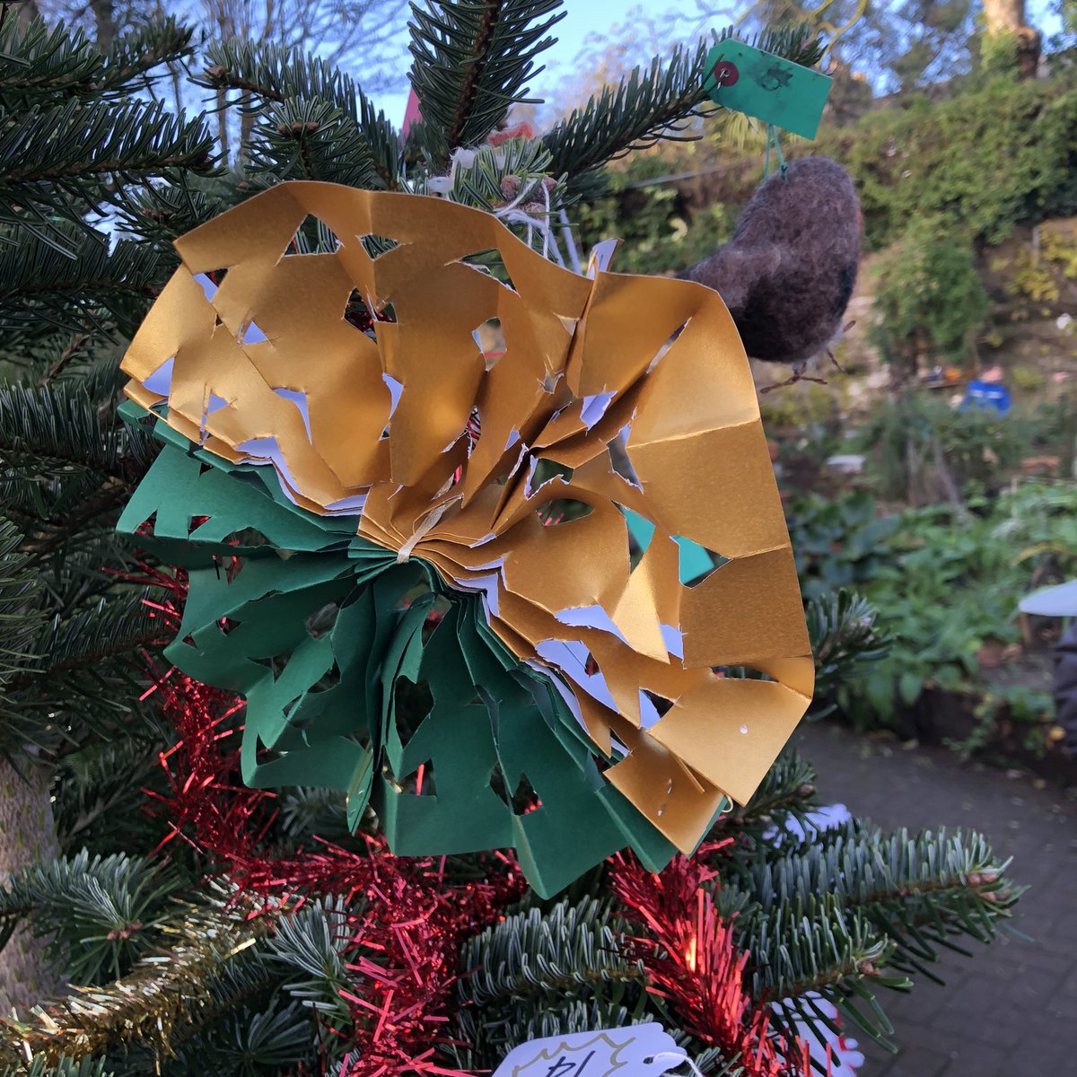 Will you bring a home made tree decoration to adorn the King Henry’s Walk Garden winter fair? Sat 7 December. Children and adults show us your creativity to be voted the favourite at the fair and win a prize. Drop off at or before 11am. Take home again afterwards.