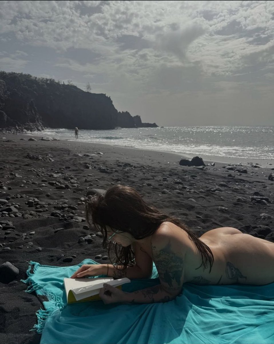 AlexMadis1's tweet photo. #ReadingIsSexy
#LeerEsSexy
https://t.co/UdkapOuSty
https://t.co/N4ZTtVQj4r https://t.co/XcCATf7rKV