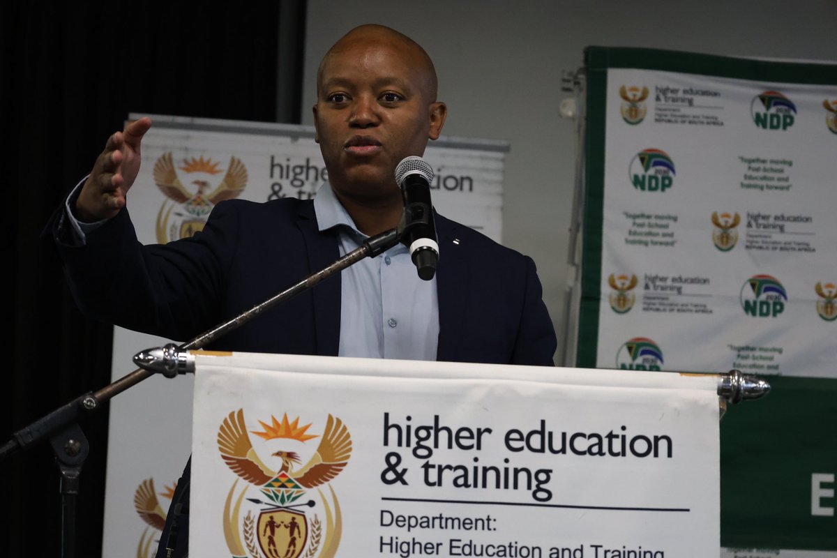 HigherEduGovZA's tweet photo. Mr Setjhaba Meje from University Branch in the Department, setting the tone and mood at the Capacity Development workshop for University SRCs at Birchwood
He officially opened 3-day workshop and welcomed students from all universities in SA
#SRCCapacityBuilding
#Universities https://t.co/BpJpuTABzi