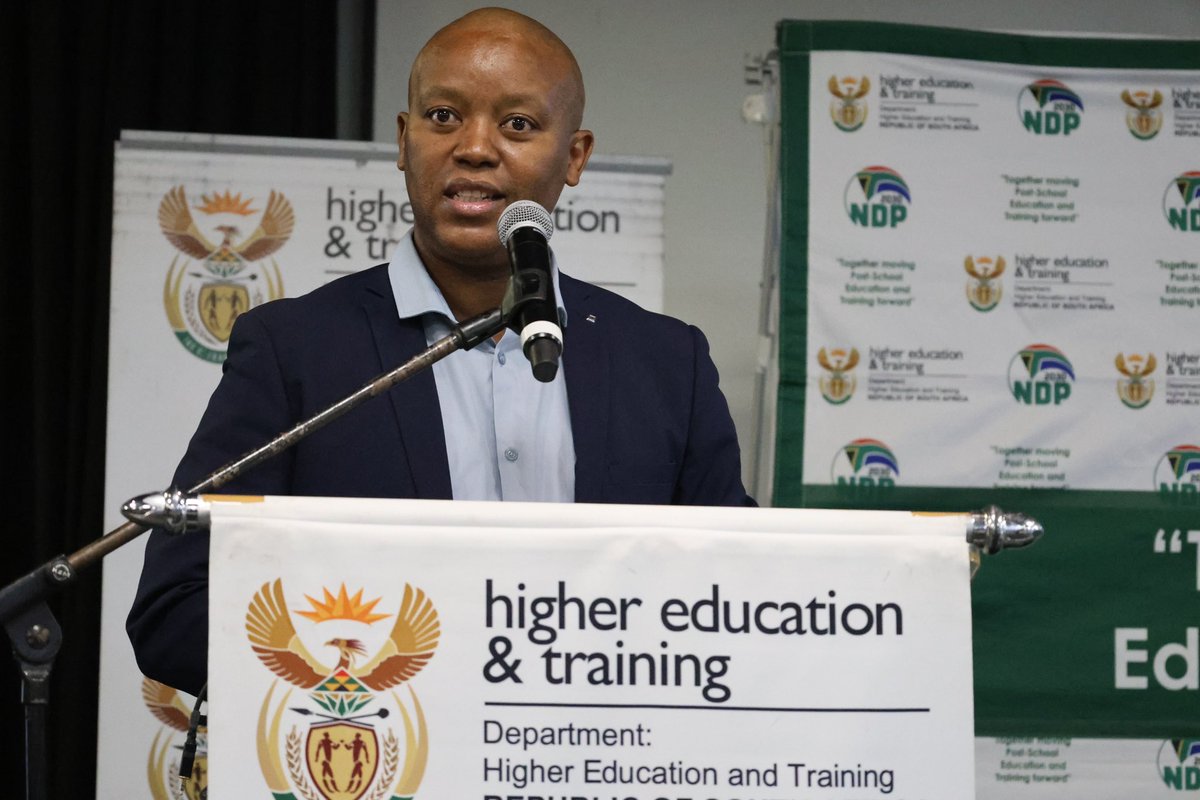 HigherEduGovZA's tweet photo. Mr Setjhaba Meje from University Branch in the Department, setting the tone and mood at the Capacity Development workshop for University SRCs at Birchwood
He officially opened 3-day workshop and welcomed students from all universities in SA
#SRCCapacityBuilding
#Universities https://t.co/BpJpuTABzi