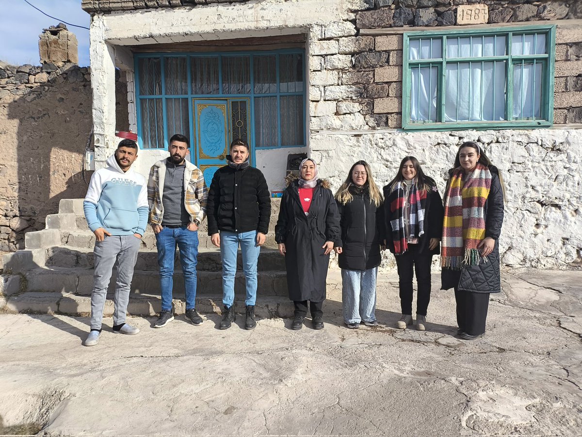 #BirÇayınızıİçeriz projesi kapsamında veli ziyaretlerimizi gerçekleştirdik. Eğitimde aile ile işbirliğinin öneminden bahsettik. 
<a href="/tcmeb/">Millî Eğitim Bakanlığı</a> <a href="/agrimem/">AĞRI MEM</a> <a href="/dogubayazitmem/">Doğubayazıt İlçe Milli Eğitim Müdürlüğü</a> <a href="/agri_mem_arge/">Ağrı MEM Ar-Ge</a> <a href="/farukyelkenci/">Ömer Faruk Yelkenci</a> <a href="/ebubekirsavasci/">Ebubekir Sıddık Savaşçı</a> <a href="/baygun53/">Bayram Gündoğar 🇹🇷</a>  <a href="/baran_subaran/">Süleyman Baran</a> <a href="/hasan_kokrek/">Hasan Kökrek</a> <a href="/SelahattnBilgic/">Selahattin Bilgiç</a> <a href="/sendavut4848/">Davut ŞEN</a>