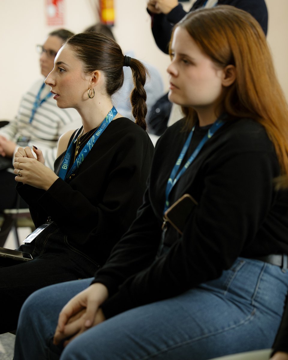 ¿Sabías que tus datos pueden ser el motor de tus decisiones más estratégicas?🚀

En su ponencia en el Business Innovation Marbella 2024, Databay Solutions, junto a Chatbot Estudio, <a href="/MaccoRobotics/">Macco Robotics</a> , Iurban y <a href="/OKLocated/">OK Located</a> , revolucionó la experiencia del usuario mostrando cómo la IA