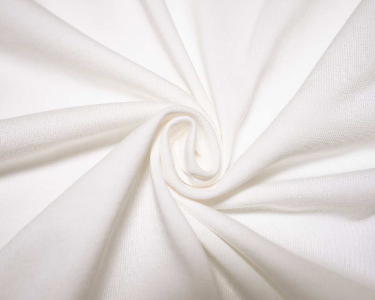 SOFT TO THE TOUCH—STUNNING TO THE EYE
Bathrobe: bit.ly/4ik0xJy
Jumper: bit.ly/49hnclu
T-Shirt: bit.ly/3ViHEwQ
Pyjama: bit.ly/49oCC7I
Worldwide shipping
---
Discover more: bit.ly/4gcGUBr
#AEGENDA #AEGENDAeveryday #TheEVERYDAYCollection