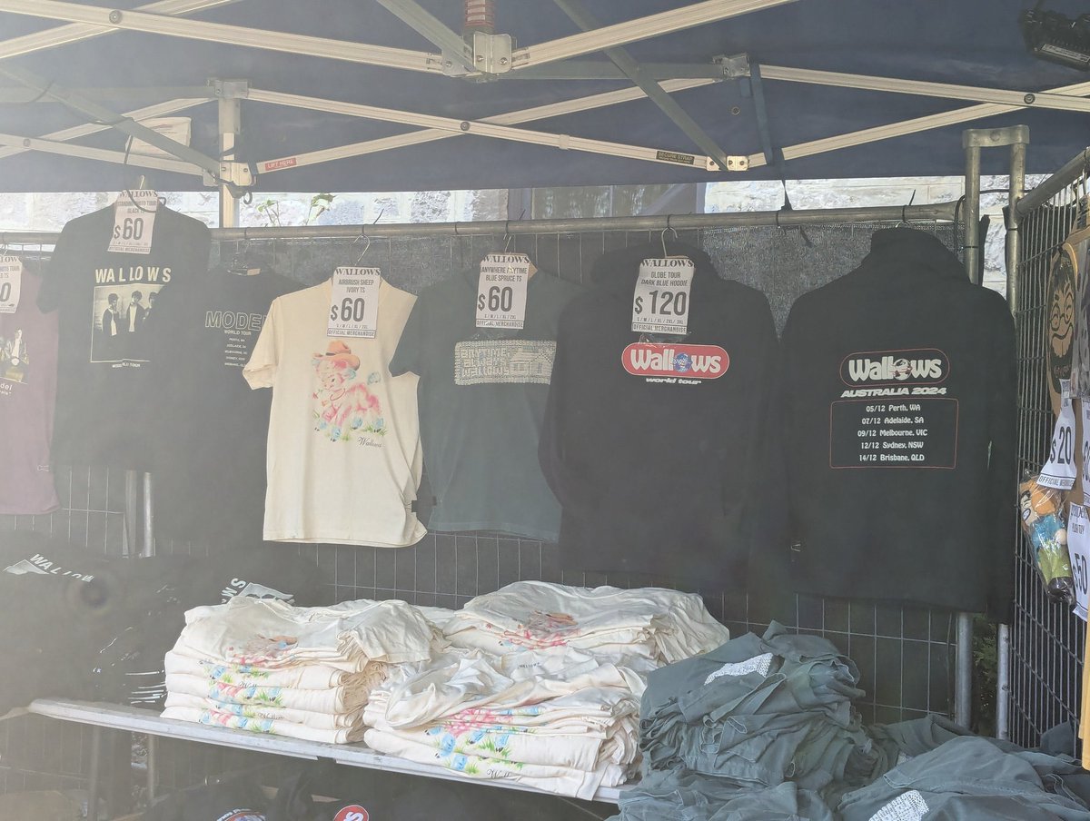 wallowsaus's tweet photo. more merch pics from @frailst4te https://t.co/VW85dmQvYu