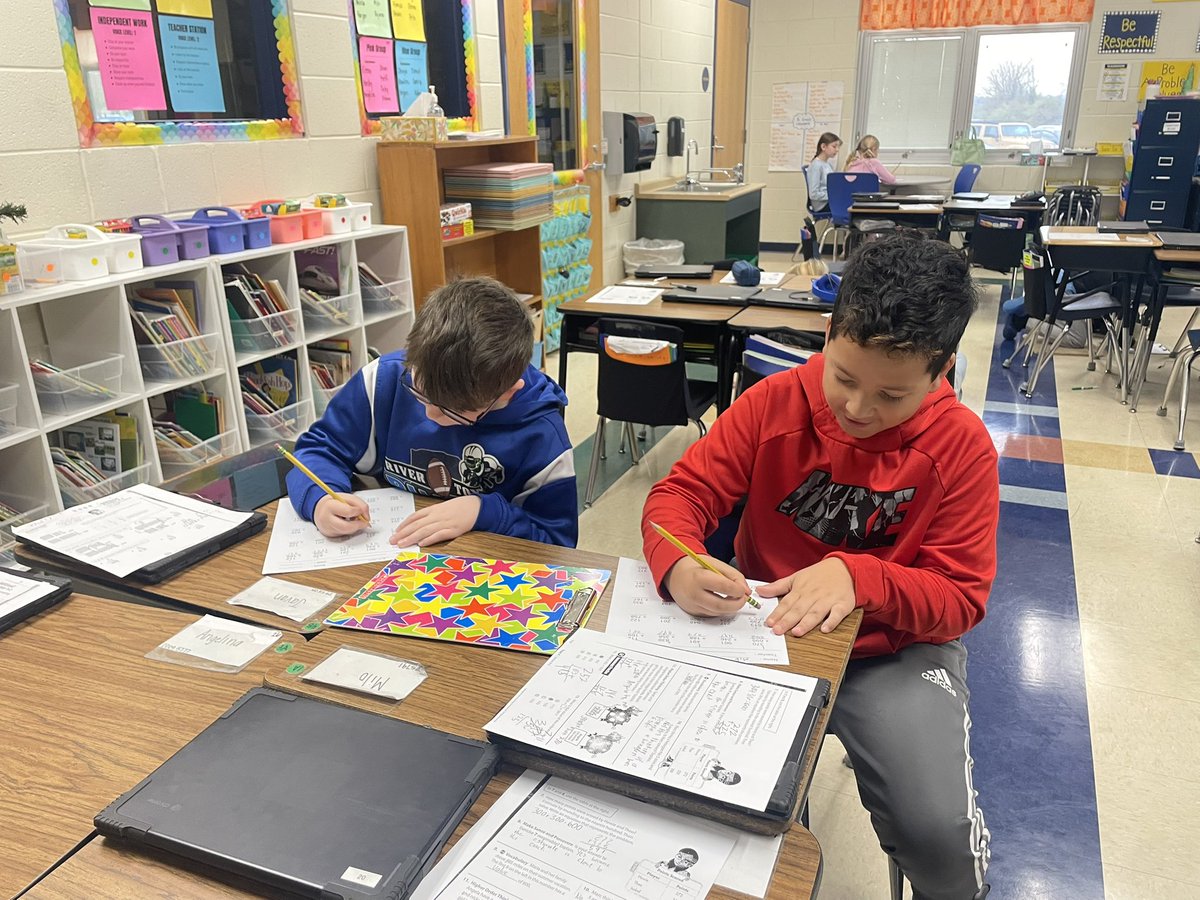 mrsosterman's tweet photo. Lots of sage and scribe as we practice three digit addition with regrouping! https://t.co/YmQ595kUJz