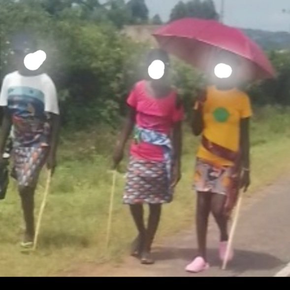 OMSJIC_044's tweet photo. #fgminMIGORI
#StopKuriaMassFGM
#StopDec2024FGM
FGm is currently going in migori,several girls are being cut daily ,Walk/drive to any street in kuria,girls are being displayed in broad day light
@TunawezaEmpower
@C_NyaKundiH 
@MusaliaMudavadi 
@UririSJC
@UhaiWetu 
@NPSOfficial_KE https://t.co/4M3tmVe34i