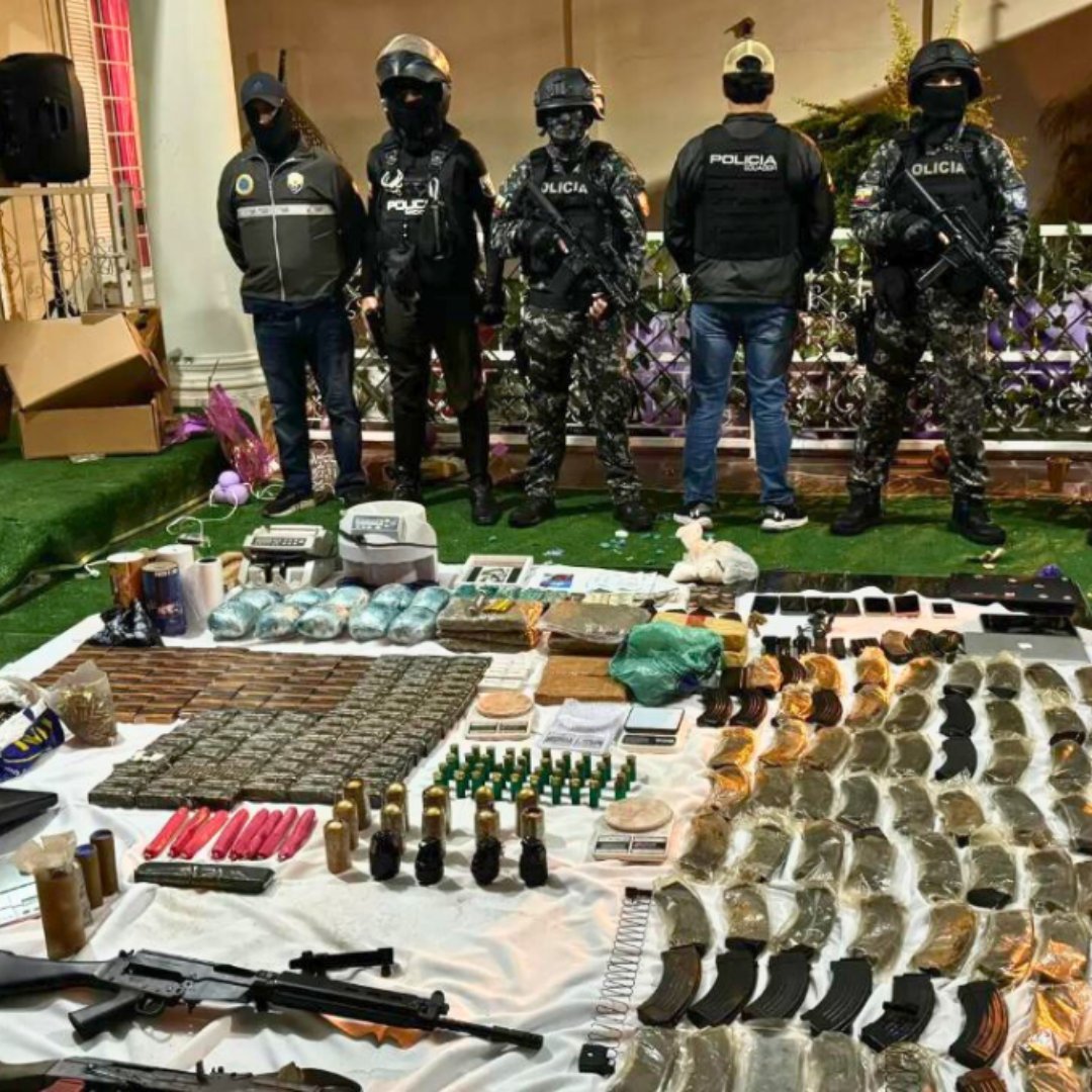 INTERPOL_HQ's tweet photo. More than 28,000 kg of explosives, 3,400 Improvised Explosive Devices seized in South America🧨

Operation Claymore brought together law enforcement from 9 countries to target the theft, smuggling and trafficking of explosives. 

Read the full story🔗➡️https://t.co/xes2WcUEqW https://t.co/BKhP40LQPI