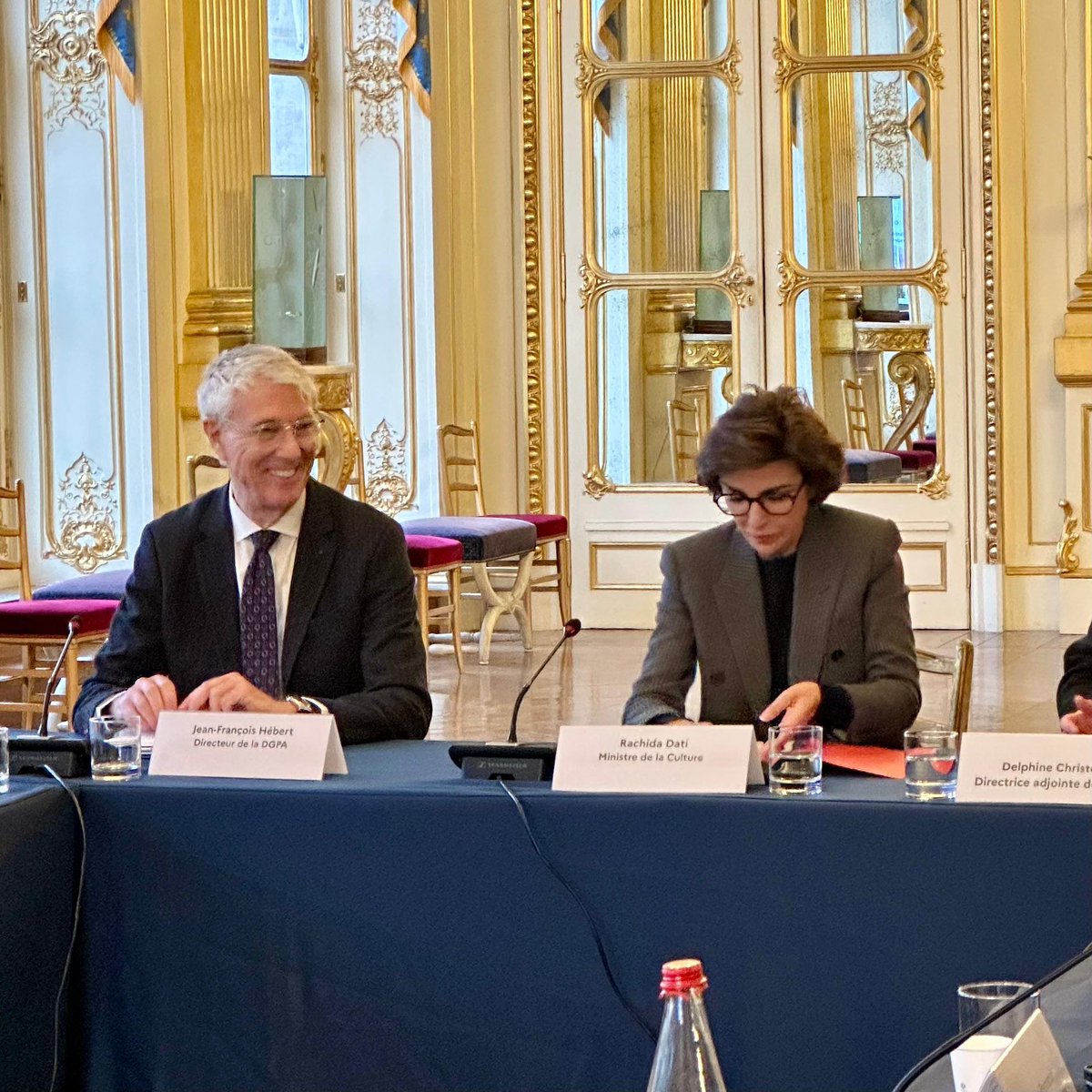 datirachida's tweet photo. Paris est une ville sous-protégée patrimonialement ! 

Pour la première fois, tout le patrimoine, l’architecture et le tissu urbain parisiens seront protégés avant 2026 grâce au comité patrimonial « Paris, rives de Seine » que j’ai installé ce matin.

De Saint-Germain-des-Prés au Faubourg Saint-Antoine en passant par la Nouvelle Athènes, le patrimoine exceptionnel de Paris sera enfin protégé !