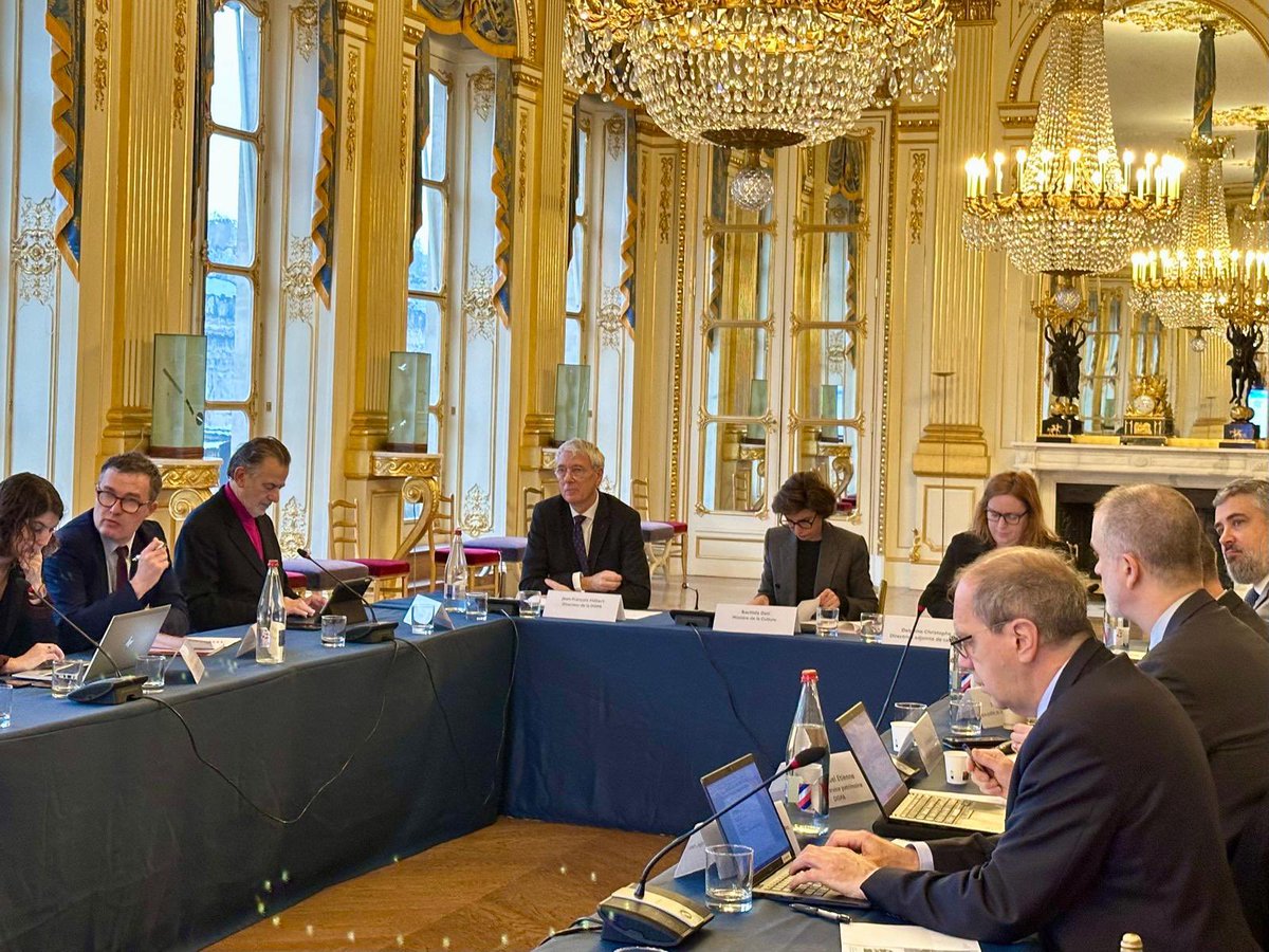 datirachida's tweet photo. Paris est une ville sous-protégée patrimonialement ! 

Pour la première fois, tout le patrimoine, l’architecture et le tissu urbain parisiens seront protégés avant 2026 grâce au comité patrimonial « Paris, rives de Seine » que j’ai installé ce matin.

De Saint-Germain-des-Prés au Faubourg Saint-Antoine en passant par la Nouvelle Athènes, le patrimoine exceptionnel de Paris sera enfin protégé !