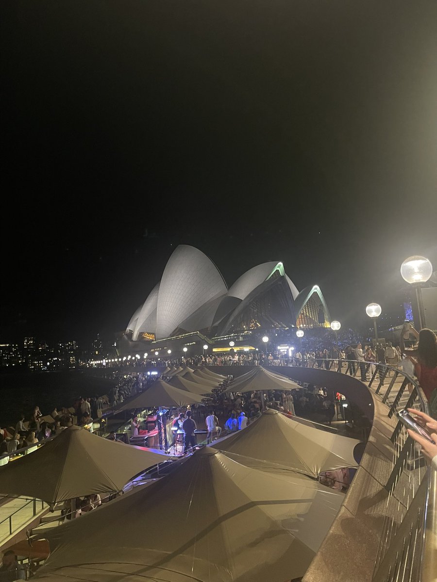 I just finished watching #HomealoneinConcert in Sydney Opera House. Its such a good performance.
