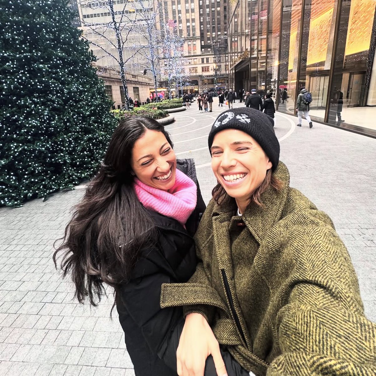 aelinsfireheart's tweet photo. oh. be this happy forever please. https://t.co/HAlEmPYP23