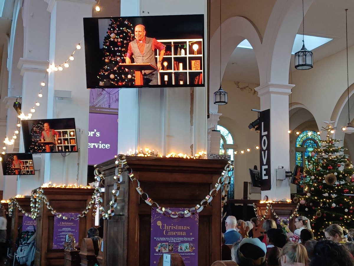 Such a lovely event . The Mayor's Carol  Service <a href="/ParkinsonsUK/">Parkinson's UK</a> is one of the chosen charities of the Mayor . Feeling very festive