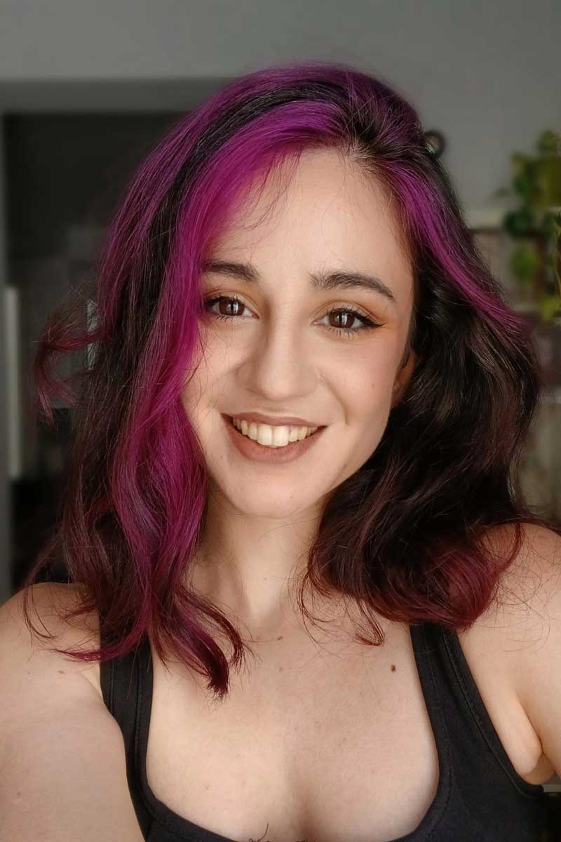 Autora de nuestra primera obra de teatro, presentadora y ponente en muchas de nuestras mesas y, sobre todo, estupenda escritora, nos encanta recibir de nuevo en el #celsius2025 a nuestra querida Alba Quintas para que nos hable de Liceo Septem y de sus aventuras y proyectos