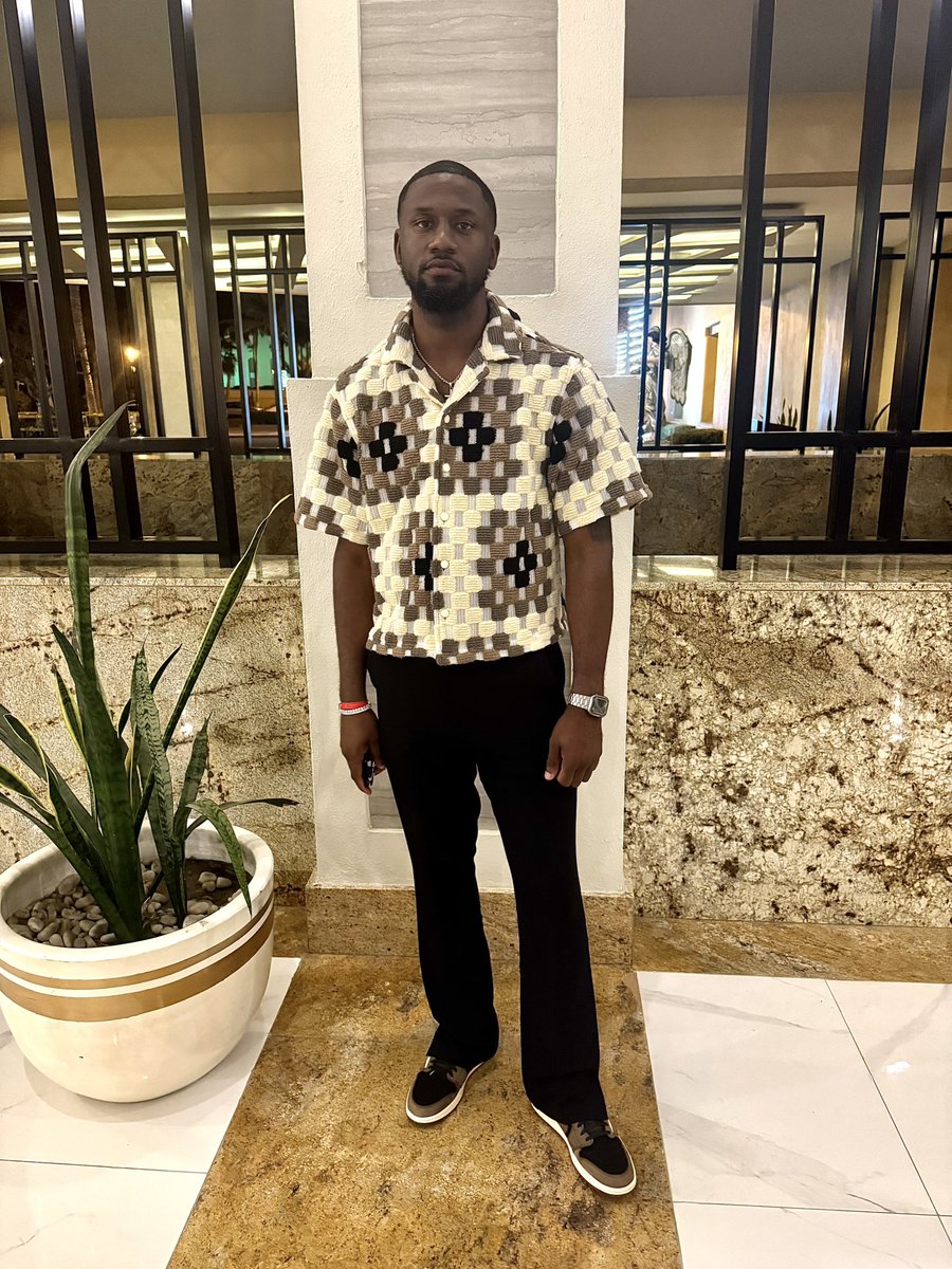 j_oneofone's tweet photo. never do too much, but when I do, I show my hind part 💫💰 https://t.co/XQTNPBztc2