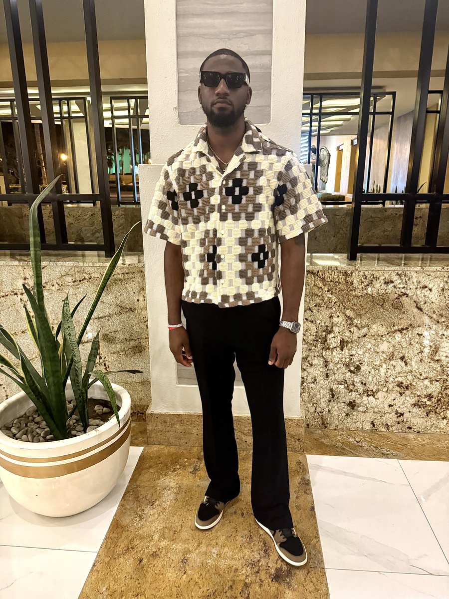 j_oneofone's tweet photo. never do too much, but when I do, I show my hind part 💫💰 https://t.co/XQTNPBztc2