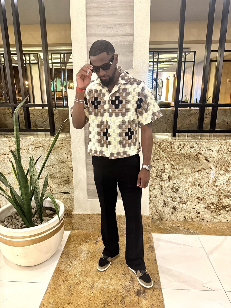 j_oneofone's tweet photo. never do too much, but when I do, I show my hind part 💫💰 https://t.co/XQTNPBztc2