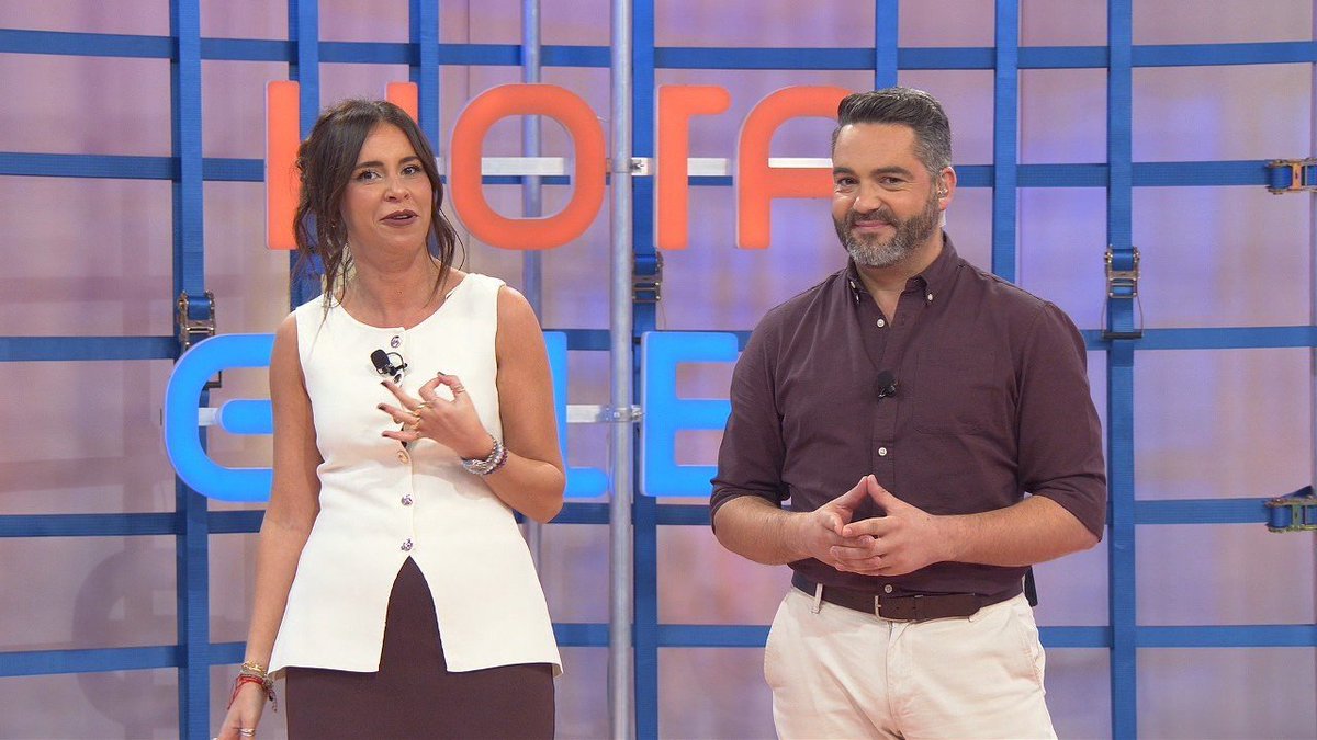 Dos30TV's tweet photo. Muy bien @hora_galega siendo lo + visto de @TVGalicia con un 16.3% de cuota, 75.000 de audiencia media y 104.000 espectadores únicos

🙌Líder, doblando a la competencia en su franja de emisión

#QueVivaLaTele #Audiencias https://t.co/GVyRaJ8hg9