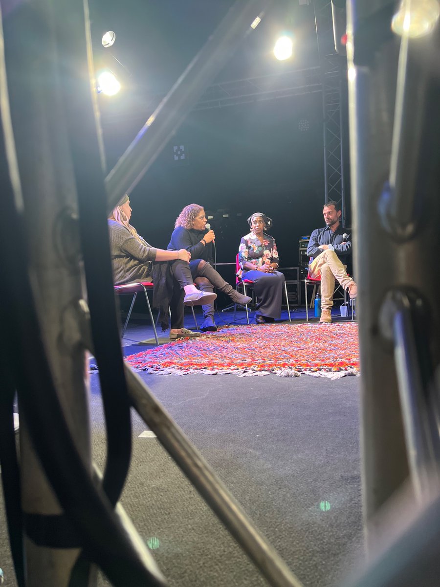 Salle comble hier soir au <a href="/PointEphemere/">Point Éphémère</a> à Paris pour <a href="/Media_vivant/">Mediavivant</a> : merci d’avoir été si nombreux·ses 🙏🏼
Les crises politiques et sociales nous rappellent qu’il est plus que jamais nécessaire de nous déplacer. De rassembler pour informer.