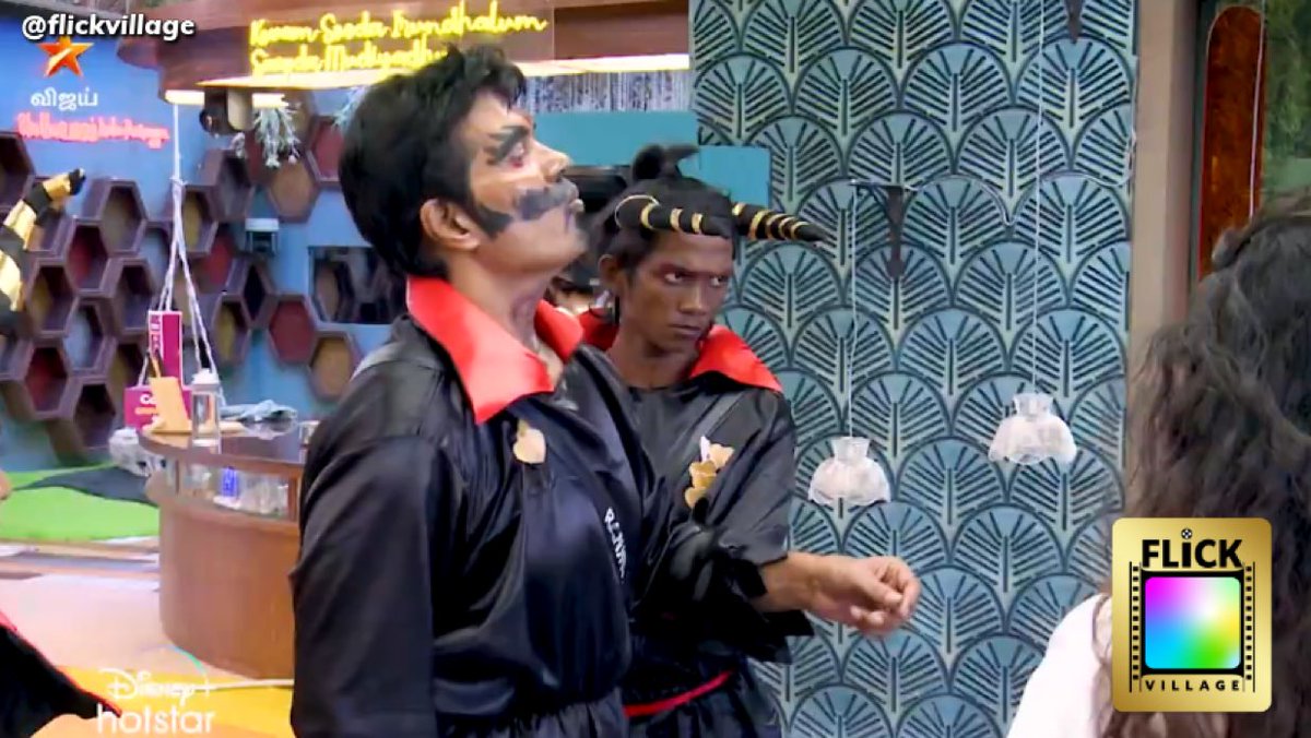 brucebanner3092's tweet image. As per #Promo2, #Jeffry has collected 5 stars 💥💥

Hey! epudraa moment 😳😳

#BiggBossTamil | #BiggBossTamil8 | #BBTamil | #BBTamil8 | #Soundariya | #BiggBoss8Tamil | #BB8Tamil