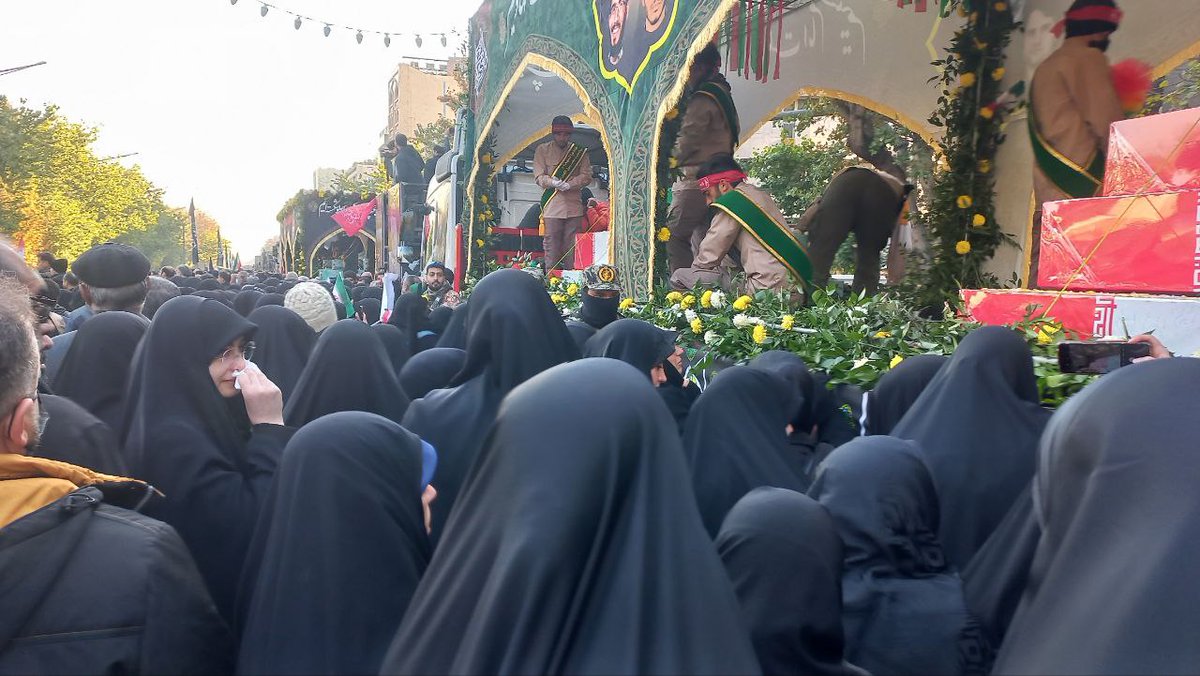 abi_dokhtar's tweet photo. خوش اومدید .... 
روز شهادت مادر .... 
بایدم شهید گمنام تشییع بشه ....
#وداع_با_لاله‌_ها 
#سلام_مدافع_وطن https://t.co/SrzAy8twkh