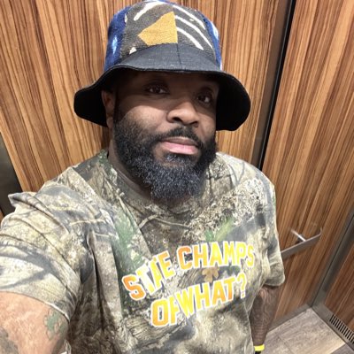 PLaw42's tweet photo. #NewProfilePic https://t.co/em5Vh9wGG0