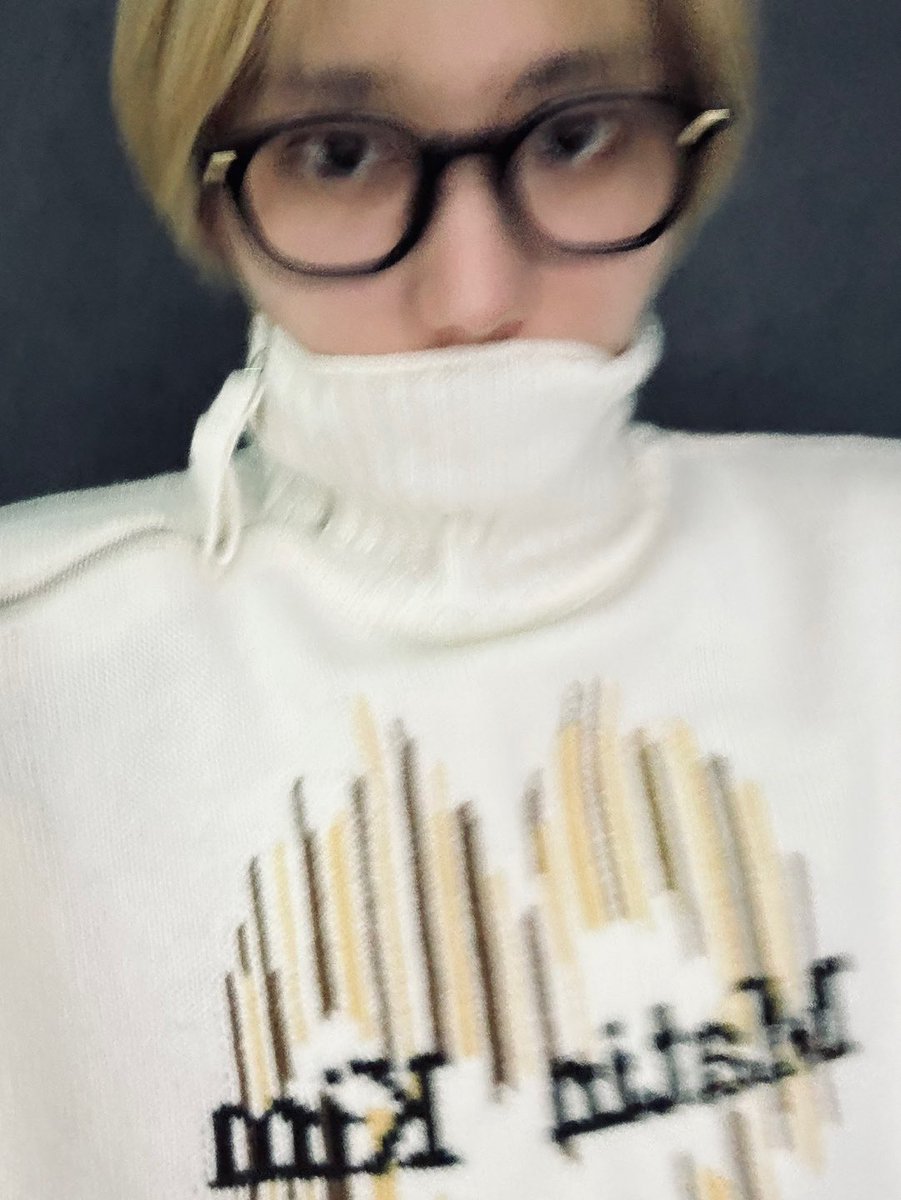ATBO_members's tweet photo. want to wear my glasses👓
#ATBO #원빈 #WonBin #Seunghwan's_glasses https://t.co/yJ52WsLHVx