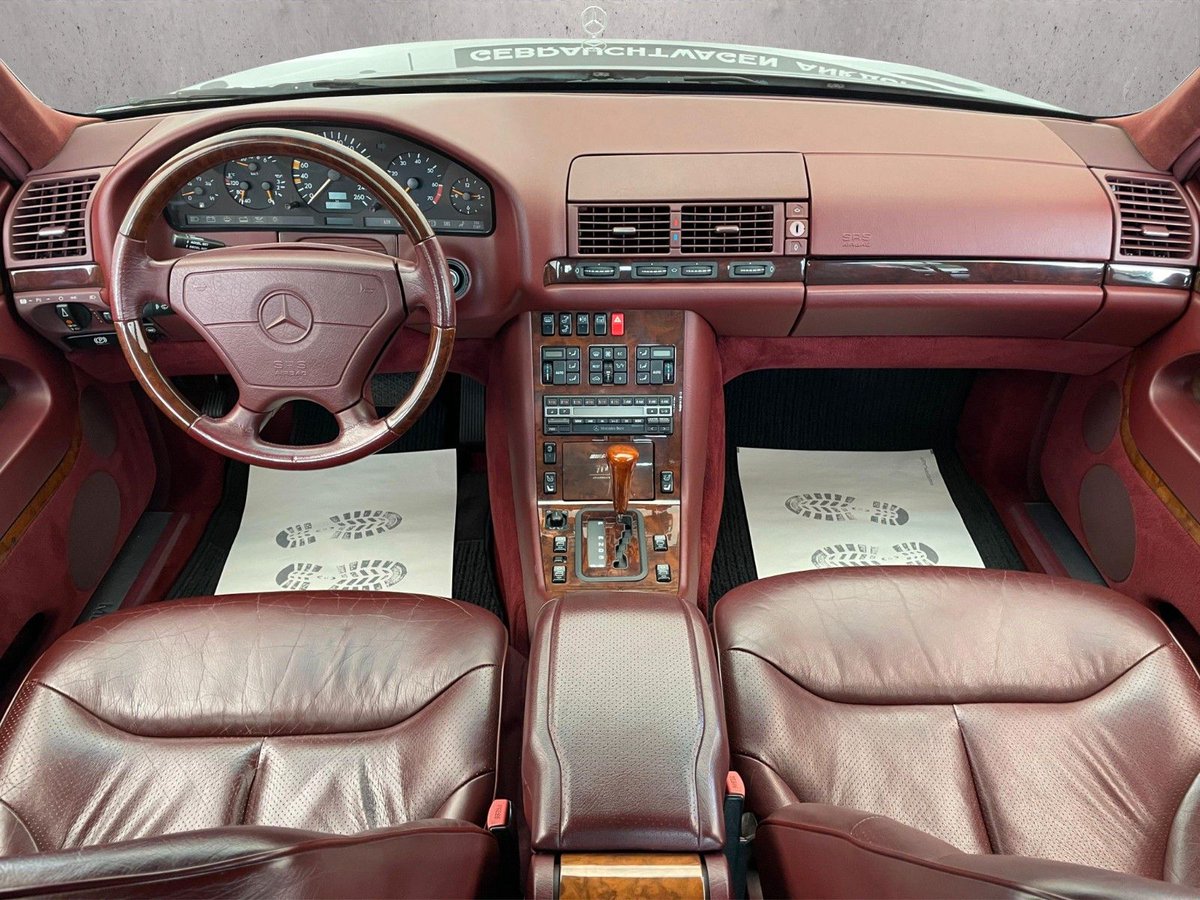 Earlsimxx's tweet photo. In 1993, this car had features that most cars dream of in 2024, let me list some. (S600 SEL with a 6.0L V12)

- self leveling suspension
- electric steering adjust
- side mirrors with memory (wtf)
- electric sunroof
- soft close doors and tailgate😳
- 4 zone climate control (most people still unfamiliar with this today)
- BOSE audio
- cruise control
- heated seats front and rear
- double glazed windows (soundproofing)
- Orthopedic seats with air cusions
- Memory seats