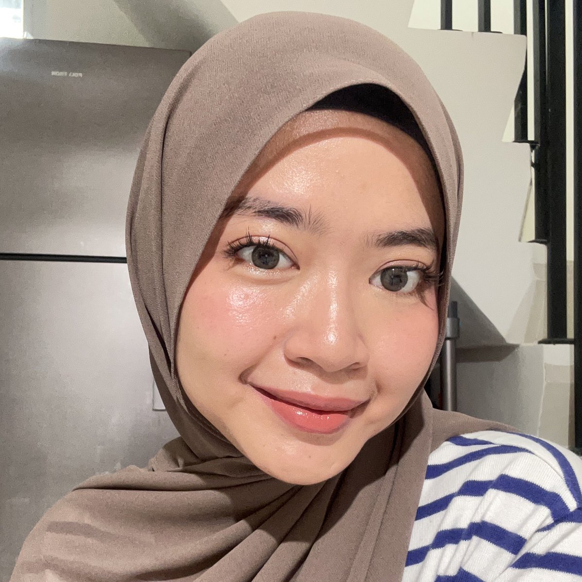 instaperfect nambah shade suede lip matte… kalo di total semuanya ada 16 shades 🤯😵‍💫🤯