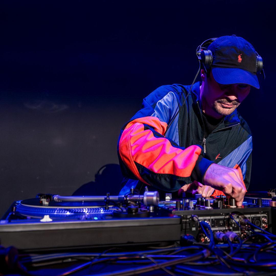 Venez vous réchauffer en dansant la Block Party avec nous ! 🔥

✨ Block Party
📍Salle Jacques Brel, Gonesse 
🕛 Dimanche 08 décembre, 15h
🎫 Gratuit, sur réservation ( reservationspectacle@mairie-gonesse.fr )
📸 Duy-Laurent Tran