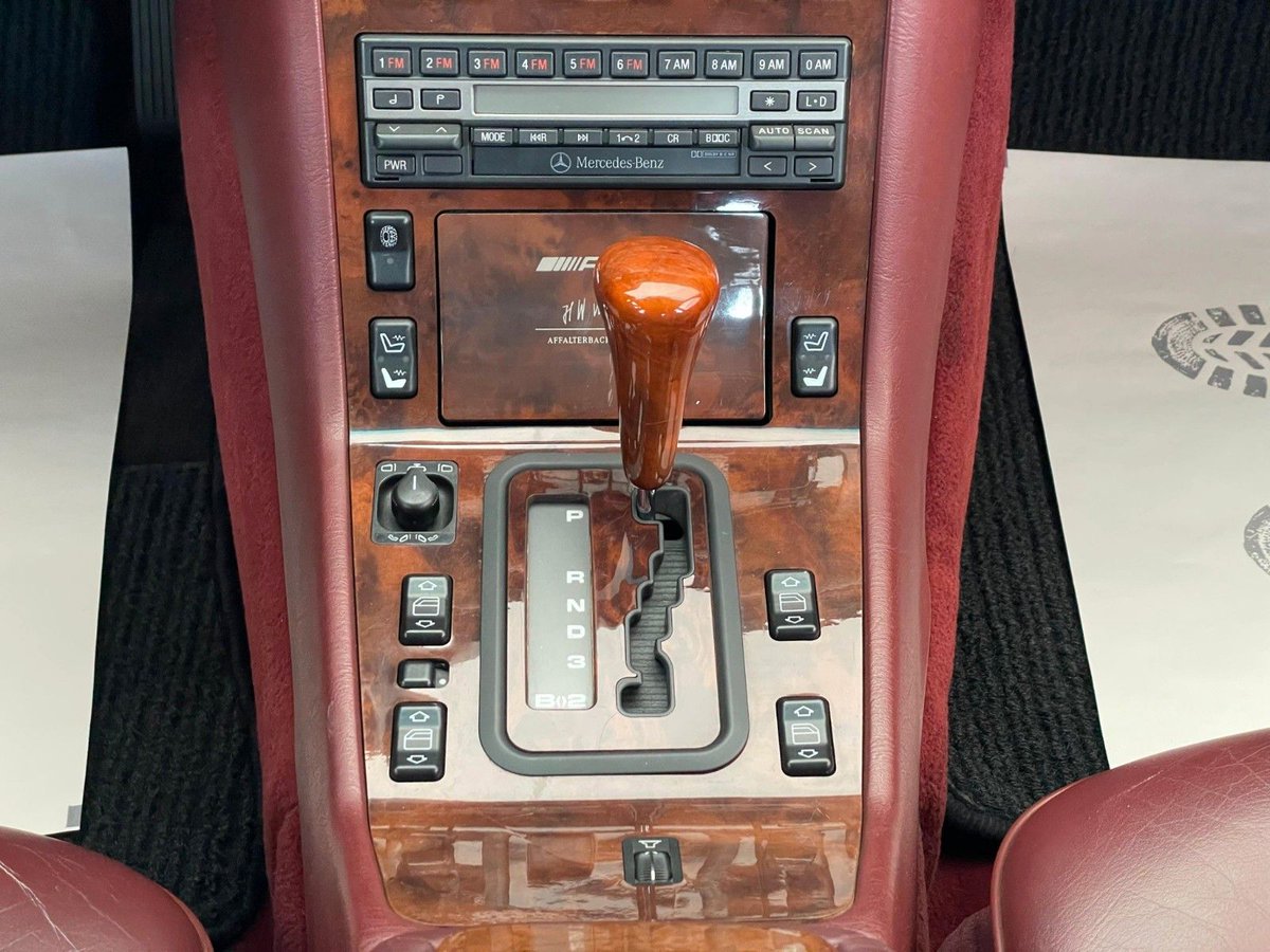 Earlsimxx's tweet photo. In 1993, this car had features that most cars dream of in 2024, let me list some. (S600 SEL with a 6.0L V12)

- self leveling suspension
- electric steering adjust
- side mirrors with memory (wtf)
- electric sunroof
- soft close doors and tailgate😳
- 4 zone climate control (most people still unfamiliar with this today)
- BOSE audio
- cruise control
- heated seats front and rear
- double glazed windows (soundproofing)
- Orthopedic seats with air cusions
- Memory seats