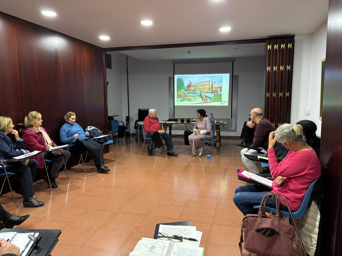 Red Humanizar Final de Vida y Soledad tweet media