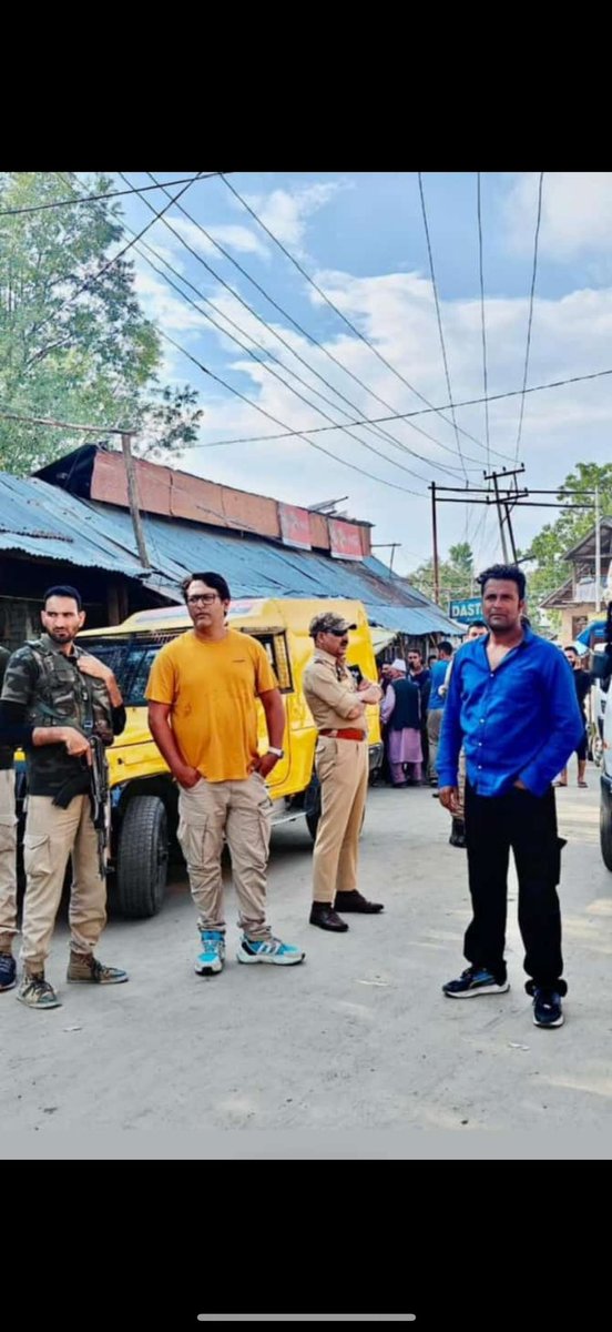 khanfaisal744's tweet photo. Proud feeling #amaran #AmaranEpicBlockBuster #AmaranMajorSuccess . Line production Kashmir @ValeMystic (mysticvaleproductions) . One of the toughest projects I have ever worked on. Feels so good to see your name in the starting . Please do watch streaming on Netflix now https://t.co/RSDY58oUxN