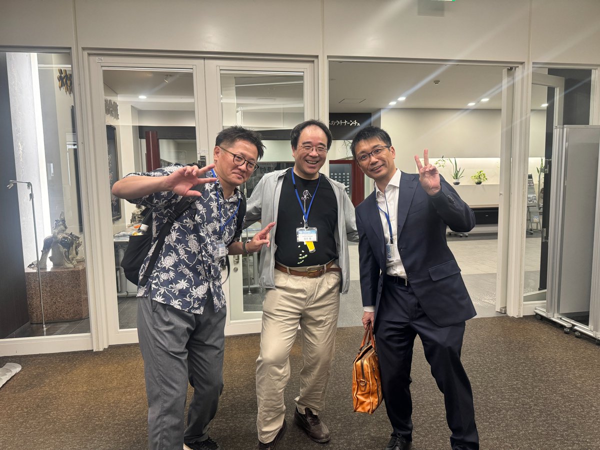 OkinawaOpenLab's tweet photo. ホールも沢山の方に聴講頂いております。
この後も、NECさん、エーピーコミュニケーションズさんのセッションとまだまだ続きます。
2日目最後はOOD毎年恒例、重大ニュースランキングのセッションです。お楽しみに♪
https://t.co/sUrYd29t5W

#OOD2024 https://t.co/wlItKtrbe9